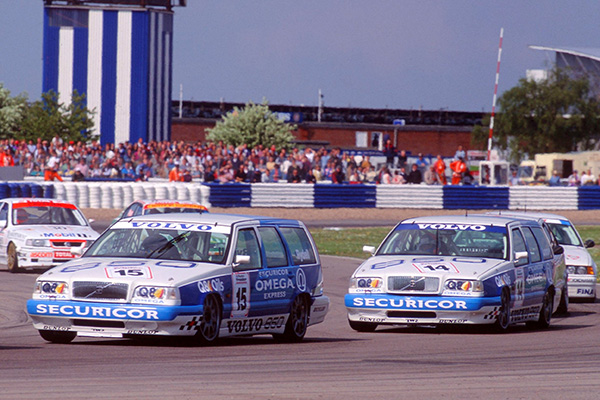 Volvo 850's racing on a race track