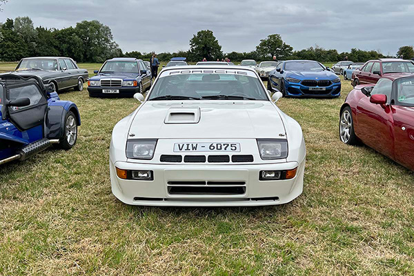 White porsche 924